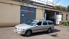 V70 2.4